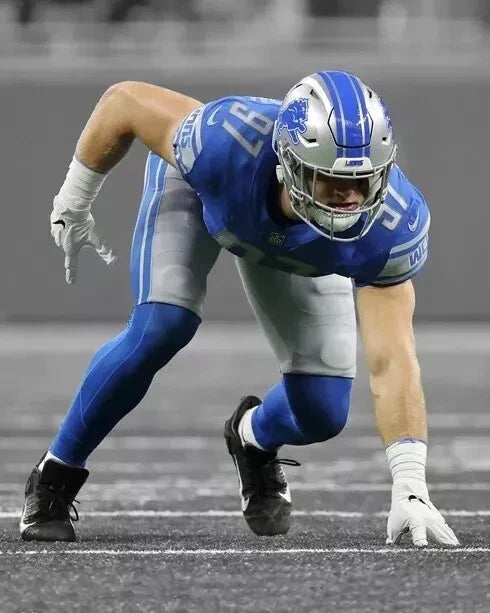 Aidan Hutchinson Detroit Lions Canvas Wall Art – NFL Sports Decor