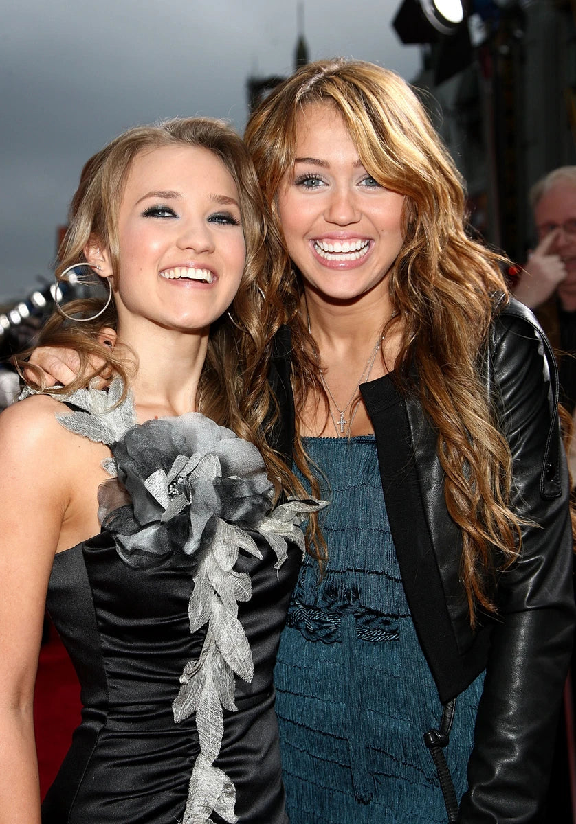 Emily Osment & Miley Cyrus Canvas Wall Art – Happy Friendship Aesthetic Poster