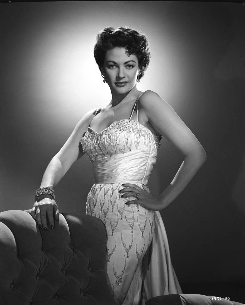 Yvonne De Carlo Elegant Dress Canvas Wall Art – Classic Hollywood Glam Poster