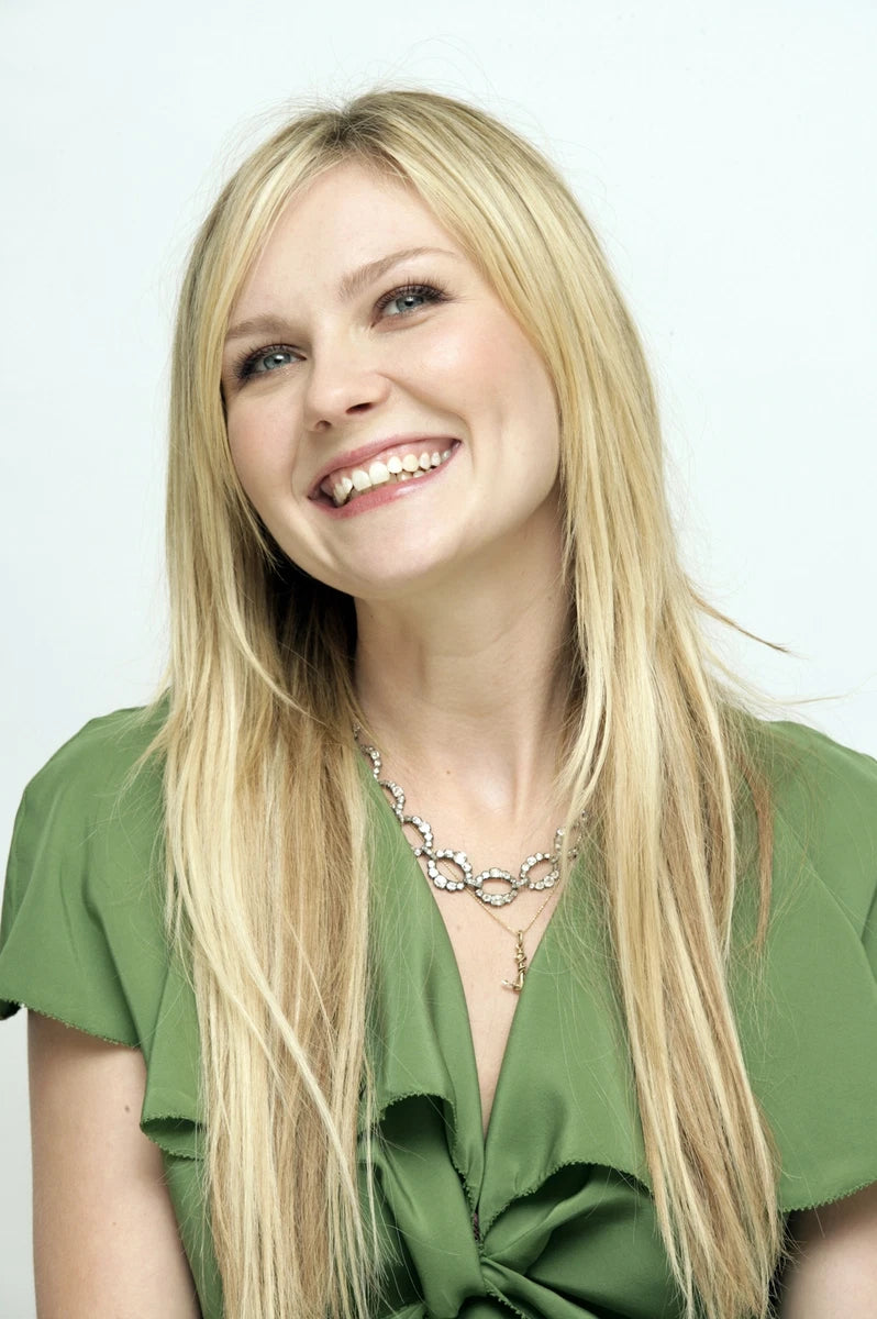 Kirsten Dunst Blonde Elegance Canvas Wall Art – Soft Hollywood Aesthetic Decor