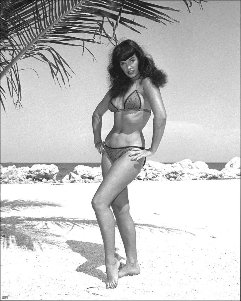 Bettie Page Black & White Canvas Wall Art – Vintage Pin-Up Poster