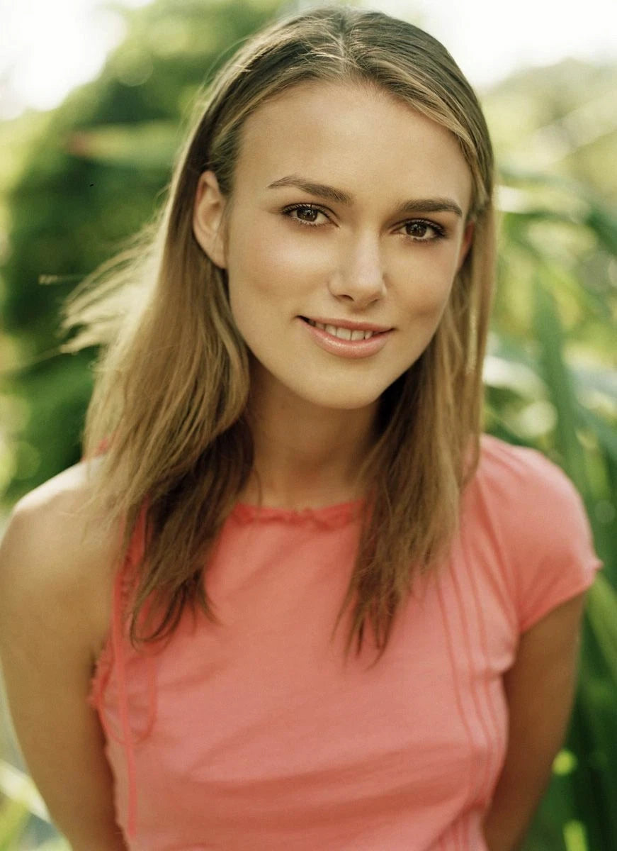 Keira Knightley Pink Elegance Canvas Wall Art – Soft Minimal Aesthetic Decor