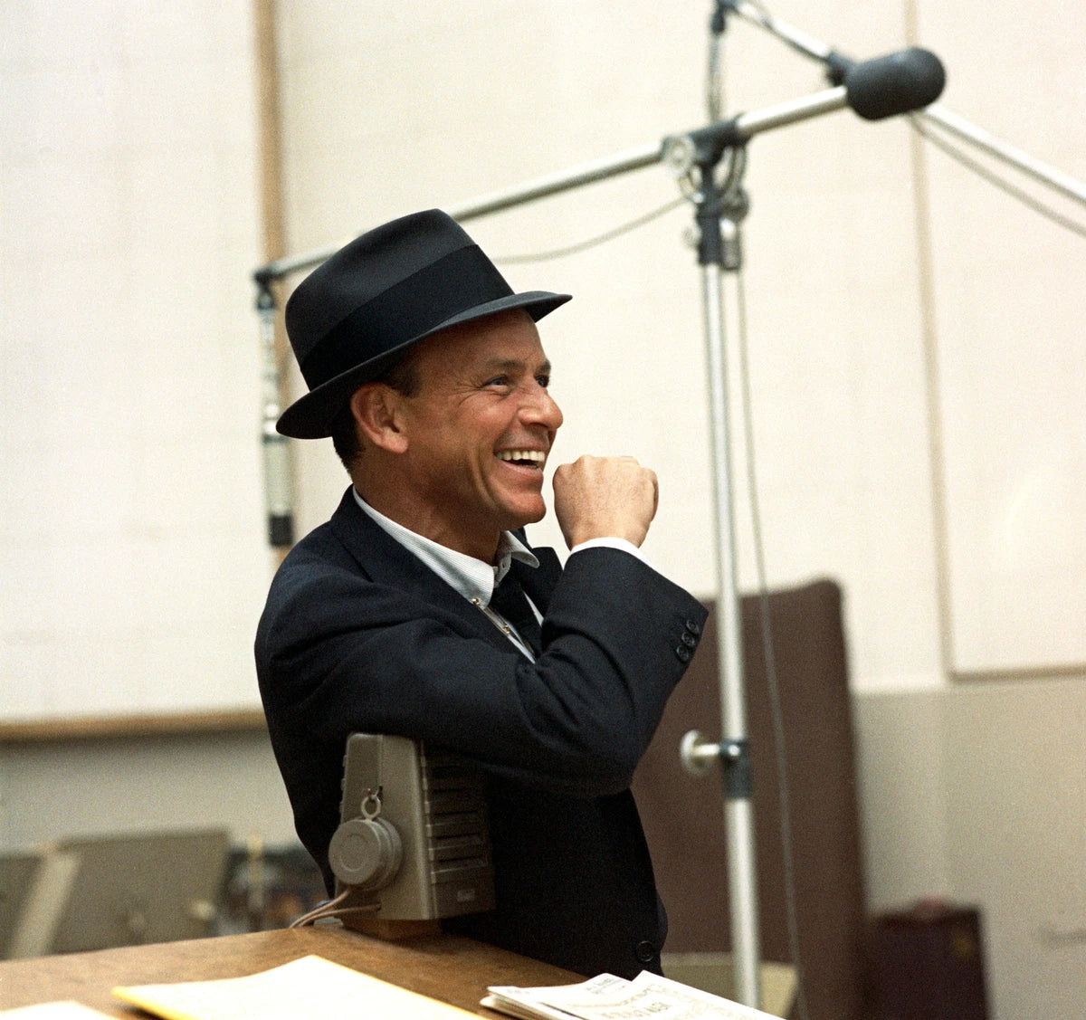 Frank Sinatra Classic Smile Canvas Wall Art – Vintage Music Legend Poster