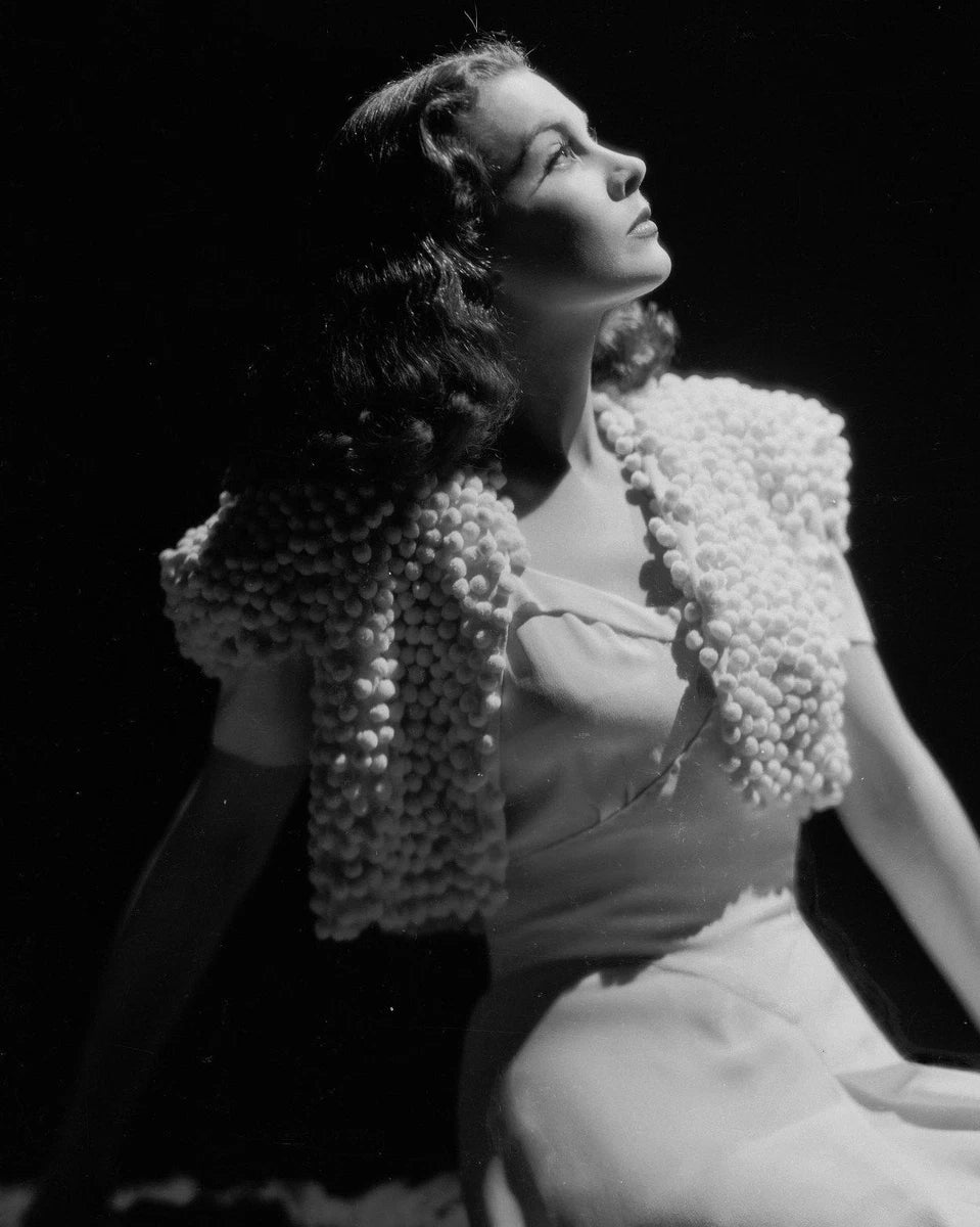 Vivien Leigh Black and White Canvas Wall Art – Classic Hollywood Elegance Poster