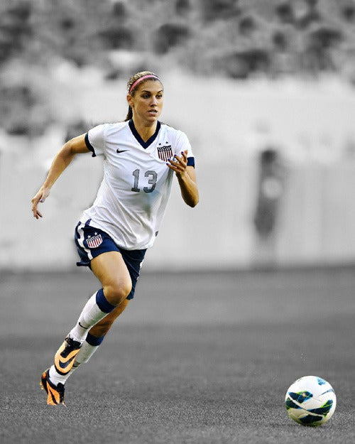Alex Morgan Soccer Canvas Wall Art – Women's Football Legend Decor