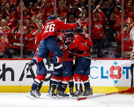 Alex Ovechkin Ties Gretzky's Goal Record Canvas Wall Art