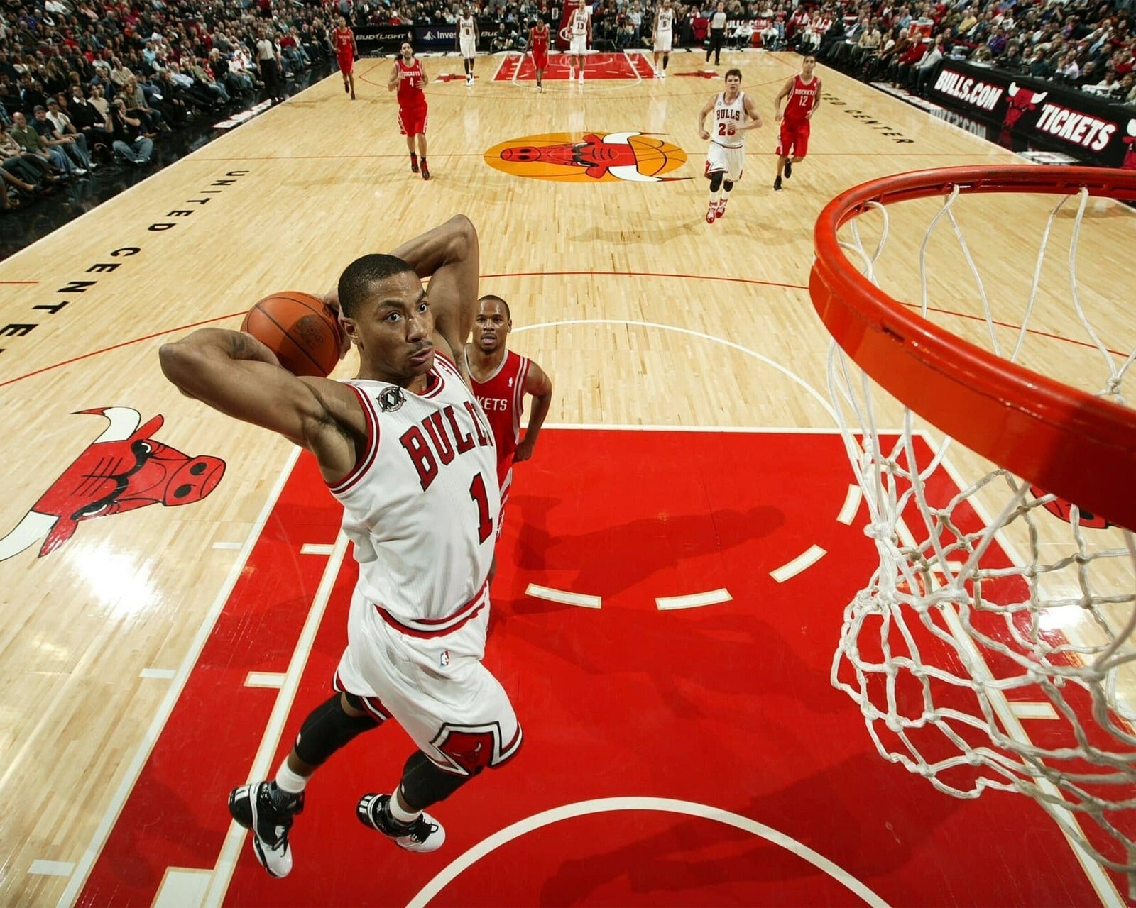 Derrick Rose rim cam dunk Chicago Bulls canvas wall art