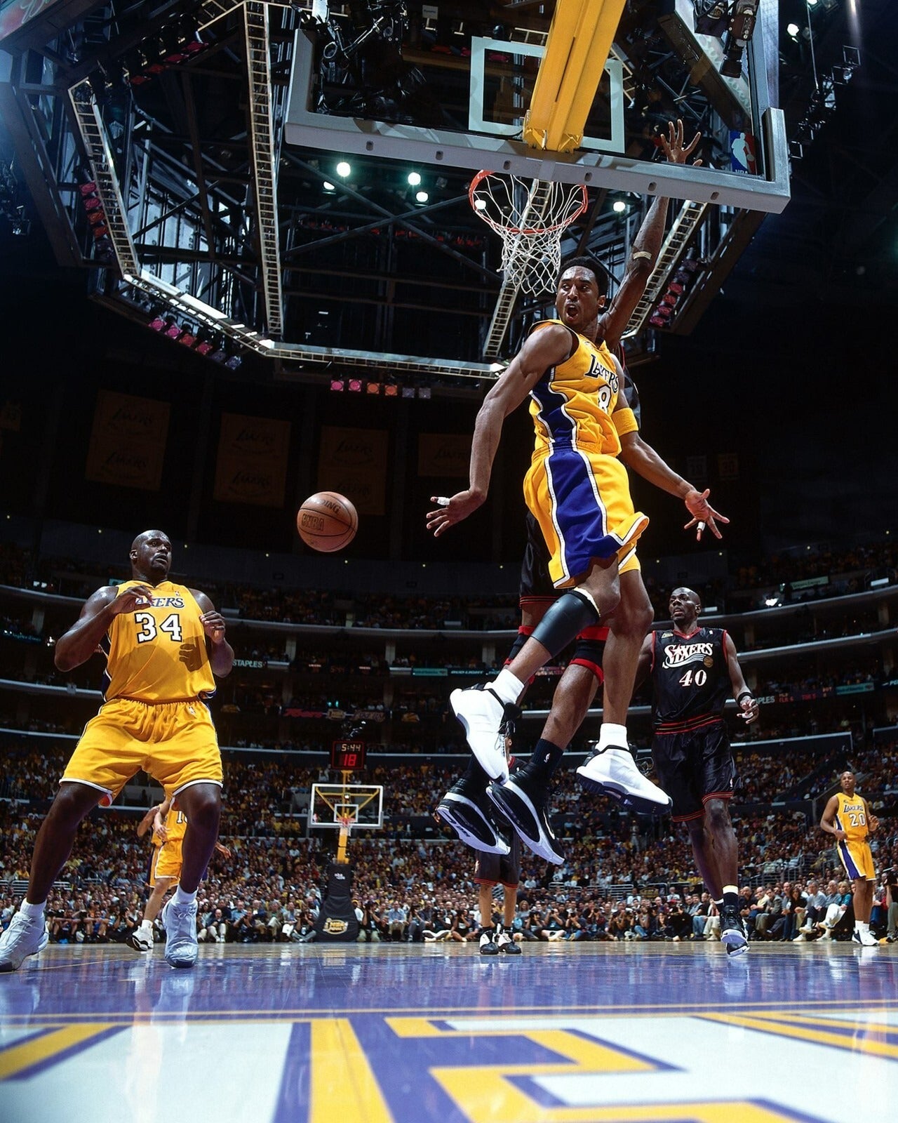 Kobe Bryant and Shaquille O'Neal Lakers pass canvas wall art