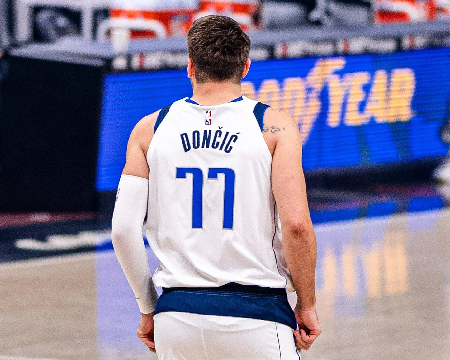 Luka Dončić on court name canvas wall art