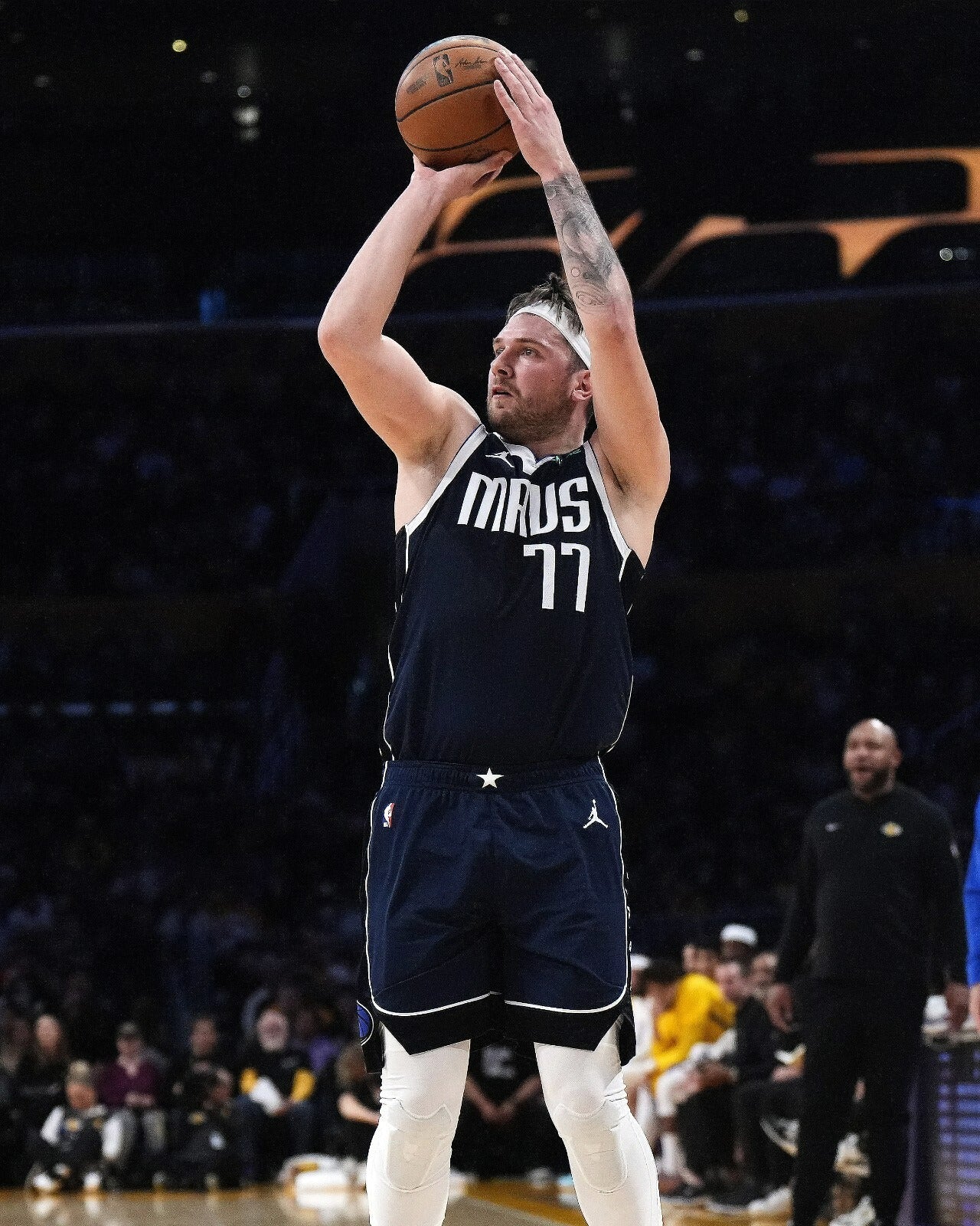 Luka Dončić shooting canvas wall art