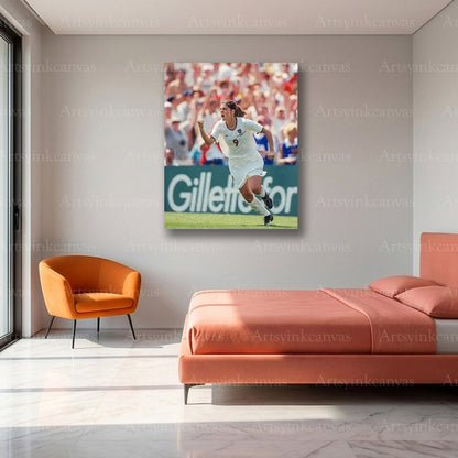 Mia Hamm Soccer Canvas Wall Art – USA Women’s Football Legend Decor