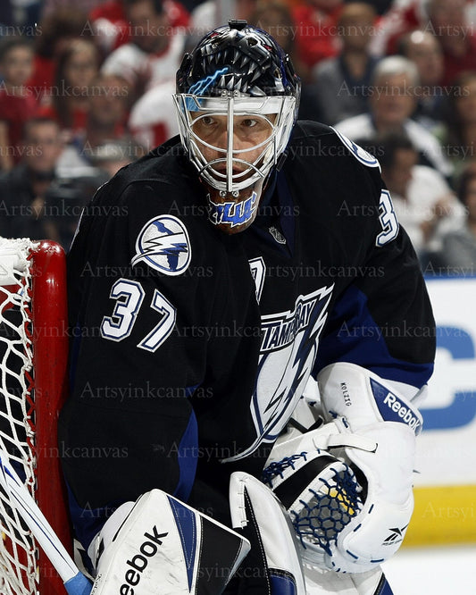 Olaf Kolzig in net stare canvas wall art