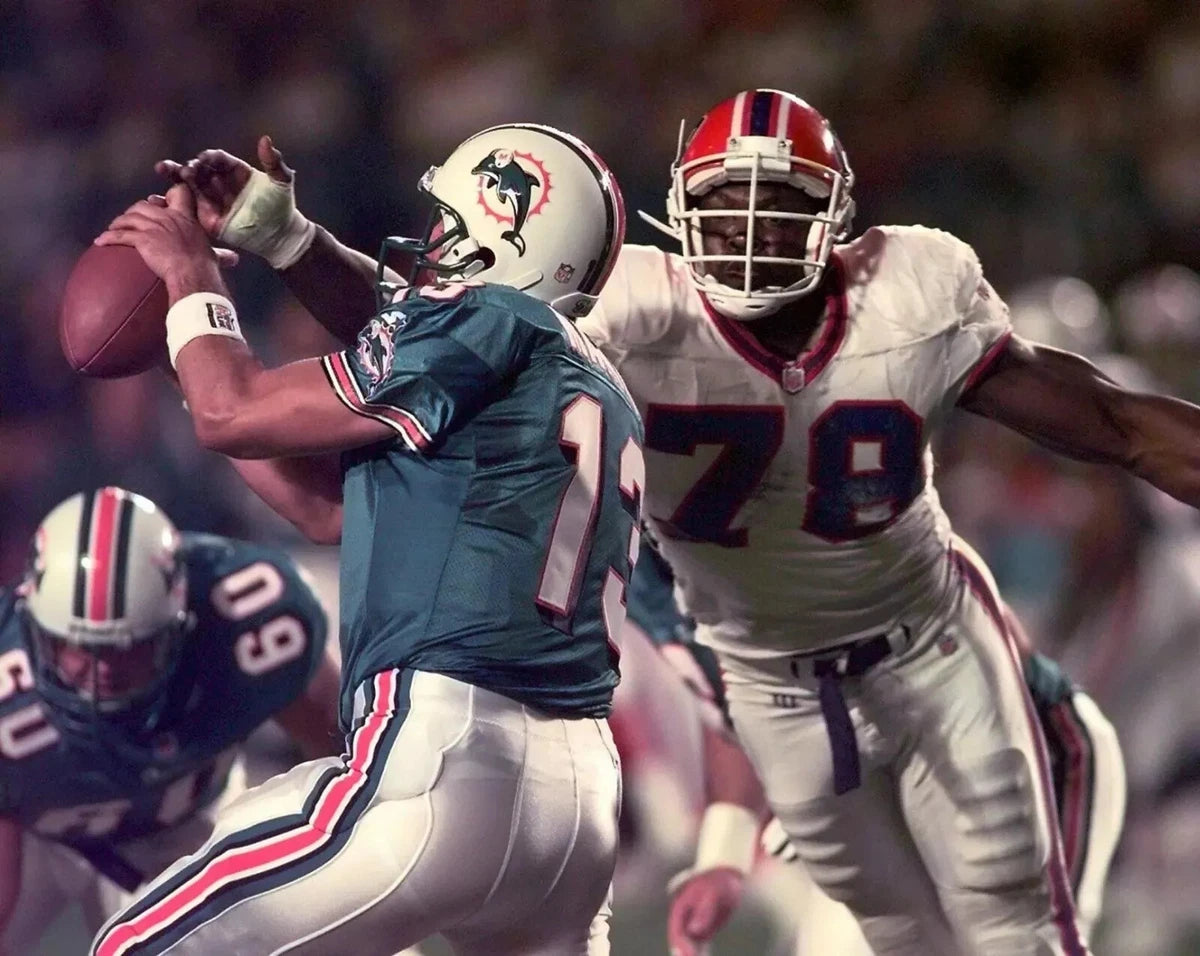 Bruce Smith & Dan Marino NFL Canvas Wall Art – Vintage Football Legends Decor