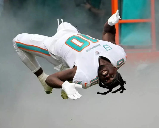 Tyreek Hill Miami Dolphins Canvas Wall Art – NFL Speedster Superstar Decor