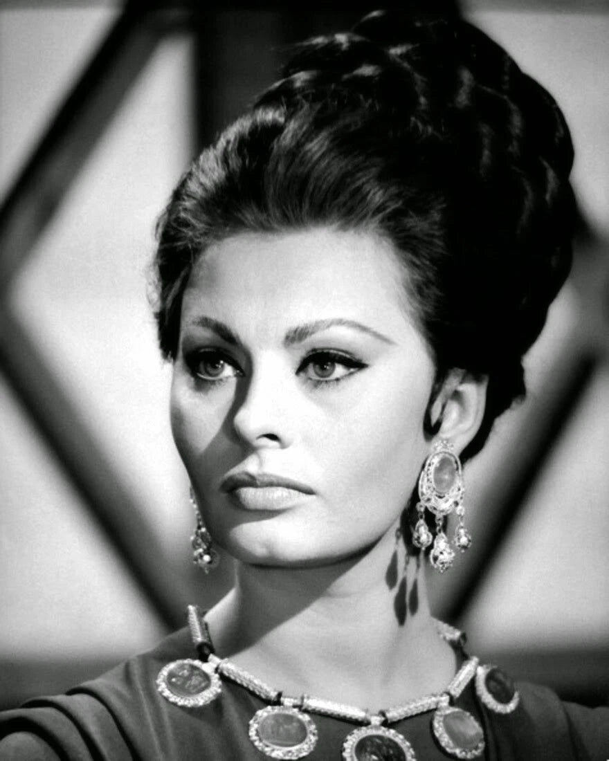 Sophia Loren Elegant Portrait Canvas Wall Art – Vintage Luxury Poster