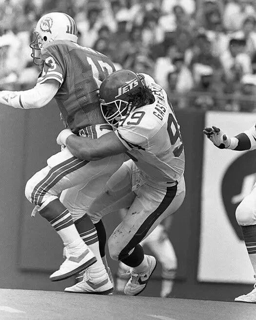 Mark Gastineau Sacks Dan Marino NFL Canvas Wall Art – Vintage Football Rivalry Decor