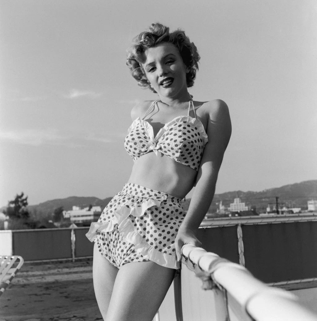 Marilyn Monroe Vintage Bikini Canvas Wall Art – Classic Pin-Up Poster