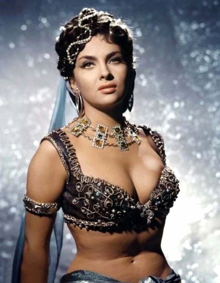 Gina Lollobrigida Costume Canvas Wall Art – Vintage Hollywood Elegant Poster